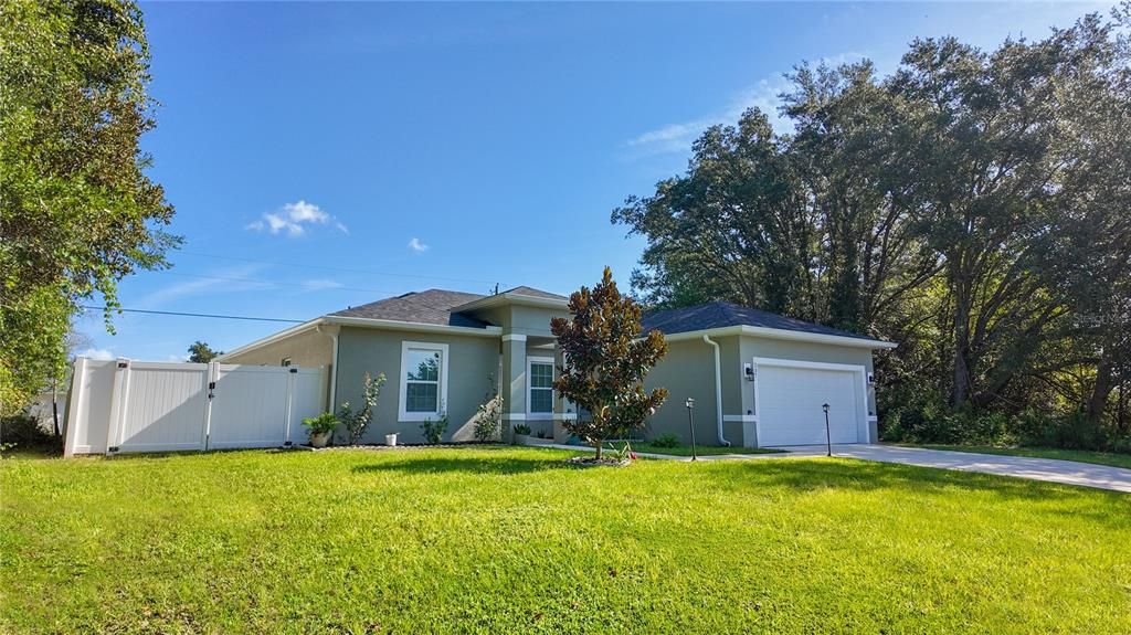 For Sale: $319,990 (4 beds, 2 baths, 1782 Square Feet)