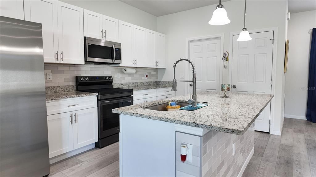 For Sale: $319,990 (4 beds, 2 baths, 1782 Square Feet)