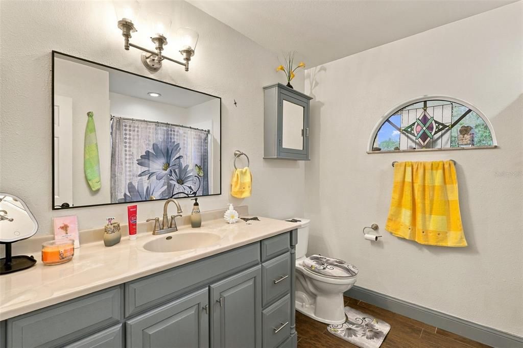 For Sale: $349,900 (3 beds, 2 baths, 1437 Square Feet)
