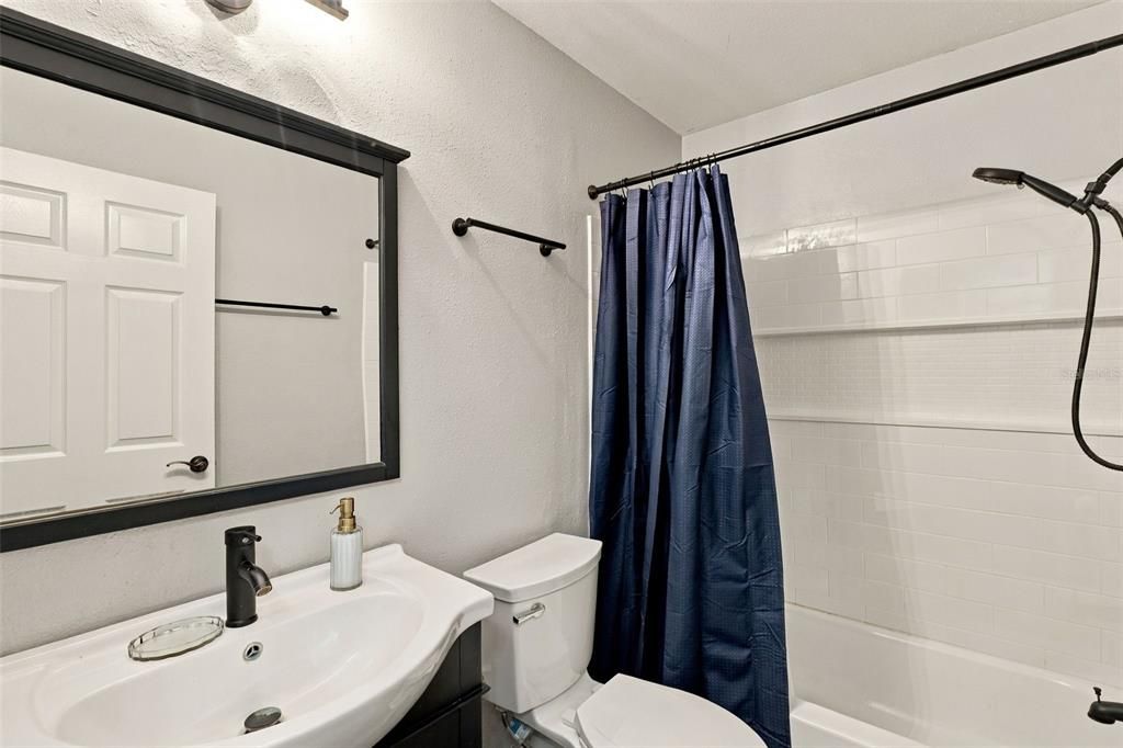 For Sale: $349,900 (3 beds, 2 baths, 1437 Square Feet)