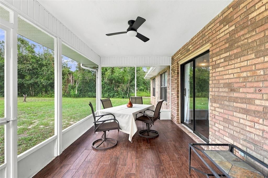 For Sale: $349,900 (3 beds, 2 baths, 1437 Square Feet)