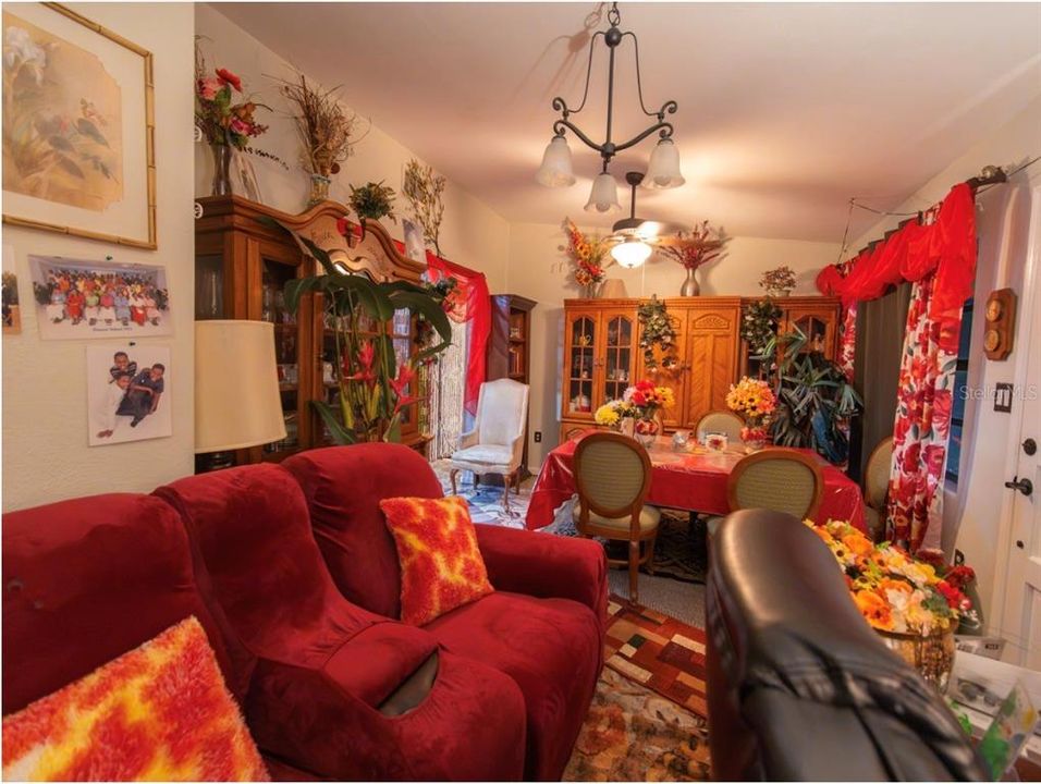 For Sale: $330,000 (3 beds, 2 baths, 1497 Square Feet)