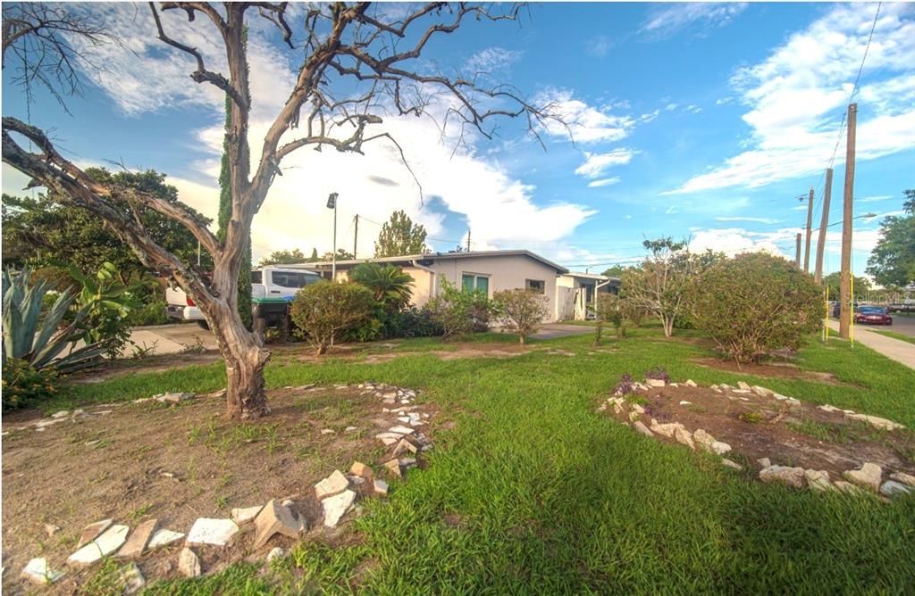 For Sale: $330,000 (3 beds, 2 baths, 1497 Square Feet)