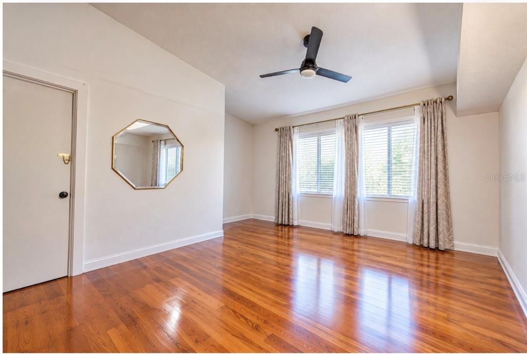 For Sale: $330,000 (3 beds, 2 baths, 1497 Square Feet)