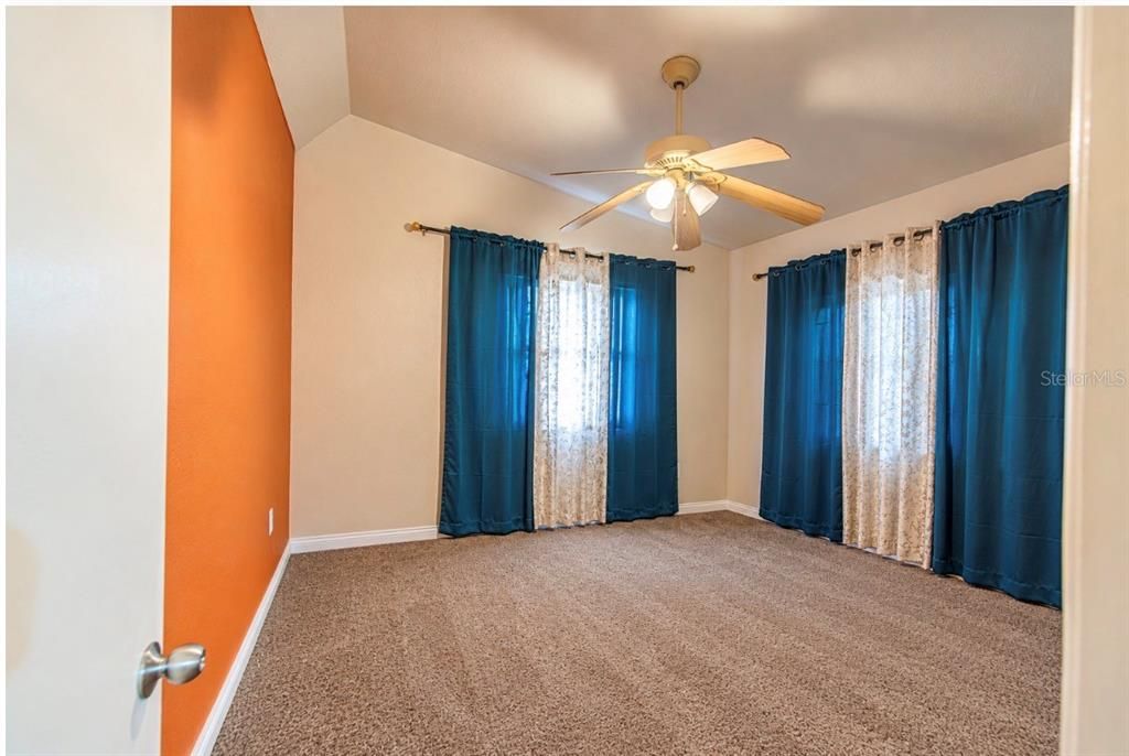 For Sale: $330,000 (3 beds, 2 baths, 1497 Square Feet)