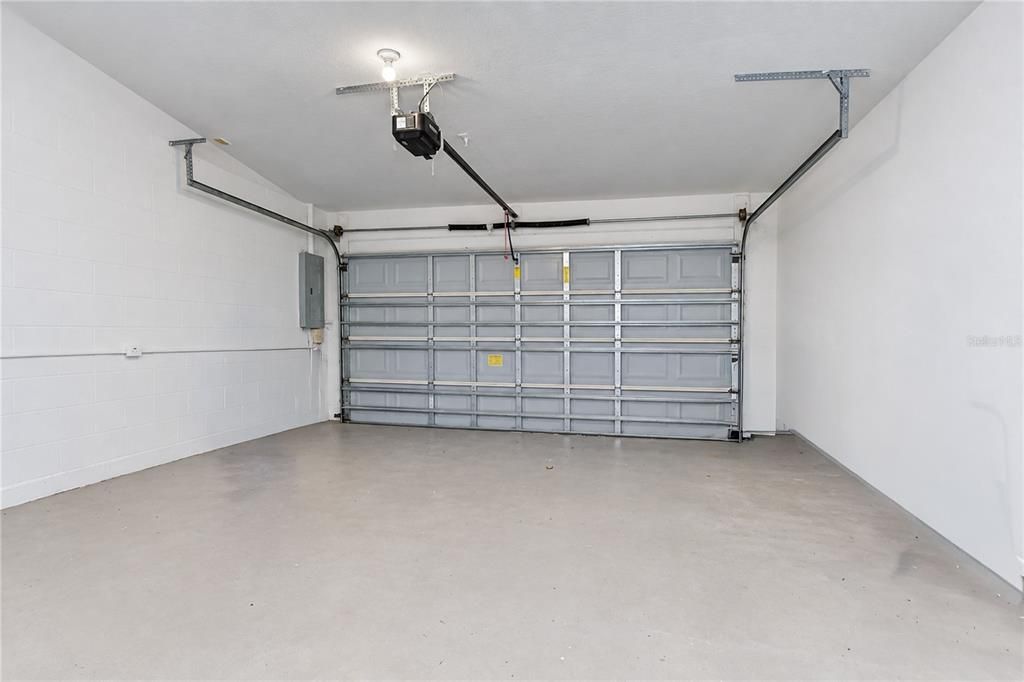 For Sale: $390,000 (3 beds, 2 baths, 1346 Square Feet)