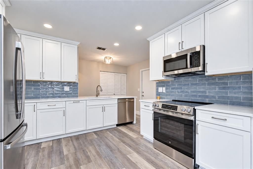 For Sale: $390,000 (3 beds, 2 baths, 1346 Square Feet)