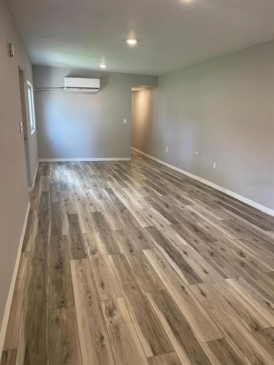 For Sale: $164,900 (3 beds, 1 baths, 792 Square Feet)