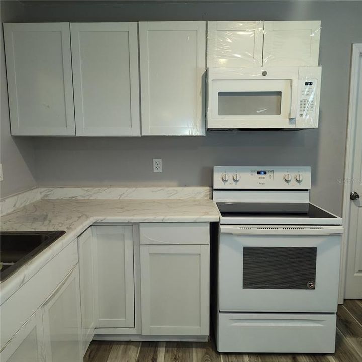 For Sale: $164,900 (3 beds, 1 baths, 792 Square Feet)