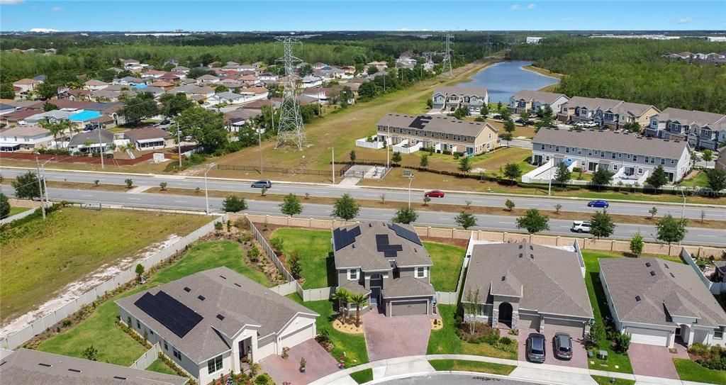 На продажу: $775,000 (6 спален, 4 ванн, 3913 Квадратных фут)