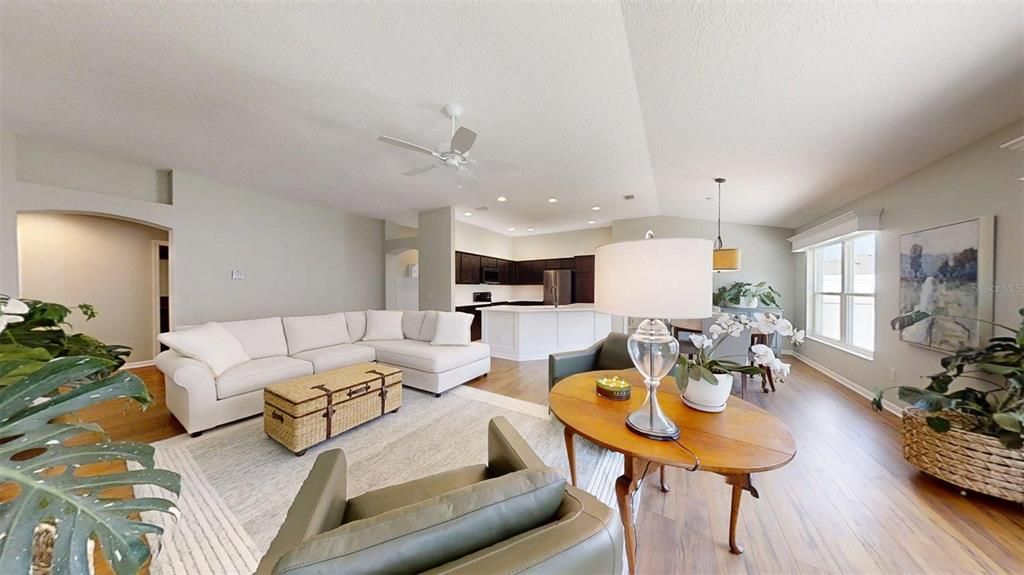 En Venta: $380,000 (3 camas, 2 baños, 1812 Pies cuadrados)
