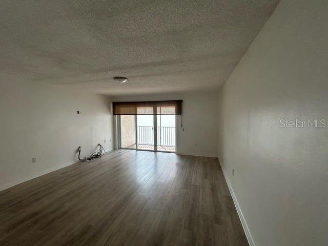 В аренду: $1,800 (2 спален, 2 ванн, 1090 Квадратных фут)