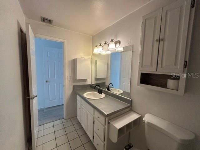 В аренду: $1,800 (2 спален, 2 ванн, 1090 Квадратных фут)