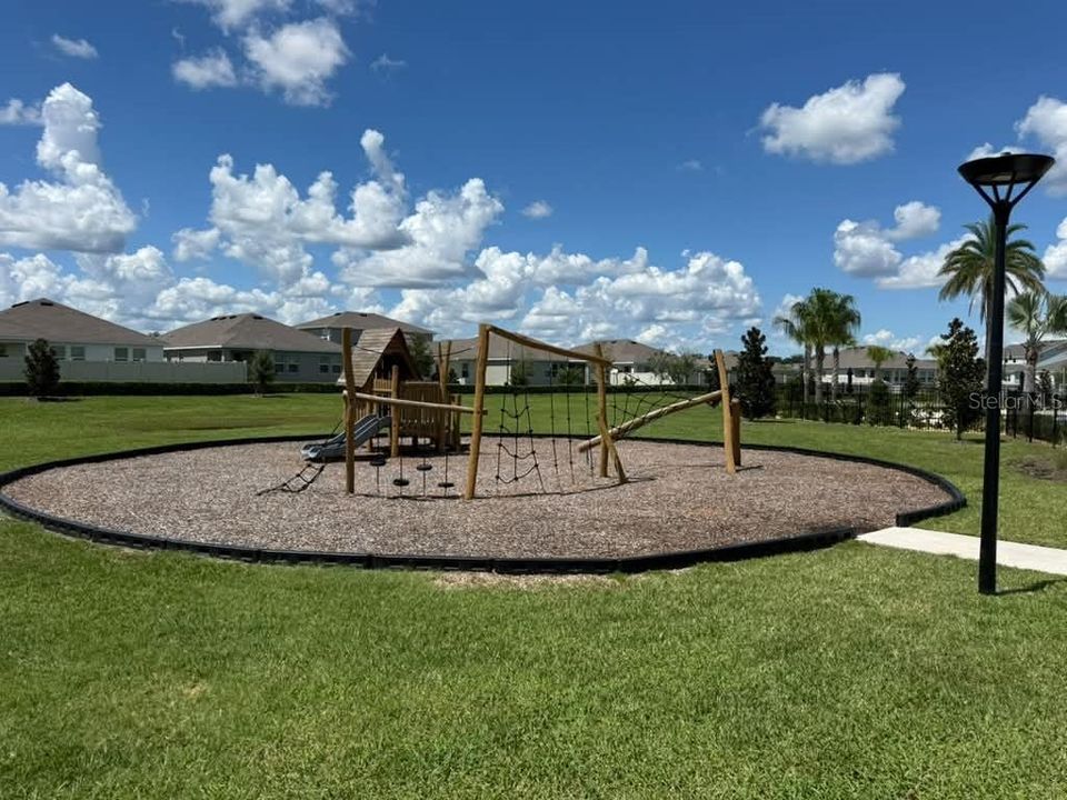 For Sale: $340,000 (3 beds, 2 baths, 1260 Square Feet)