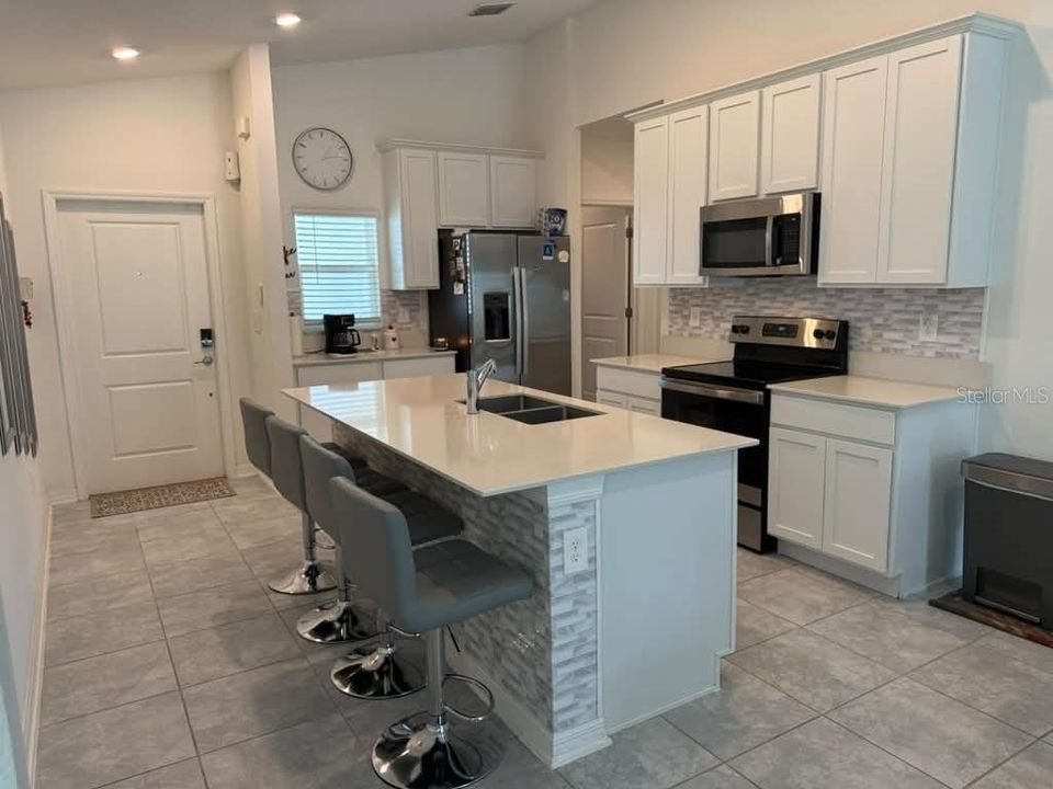 For Sale: $340,000 (3 beds, 2 baths, 1260 Square Feet)