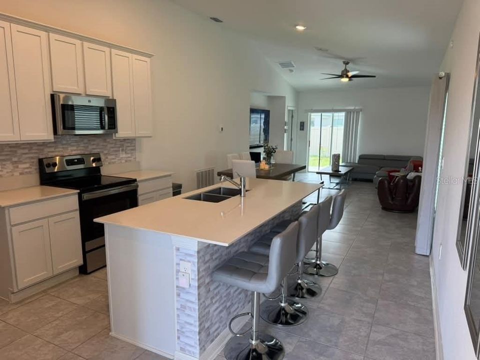 For Sale: $340,000 (3 beds, 2 baths, 1260 Square Feet)
