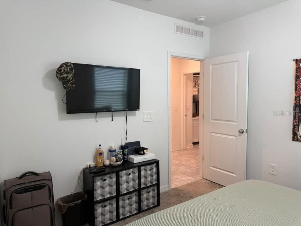 For Sale: $340,000 (3 beds, 2 baths, 1260 Square Feet)