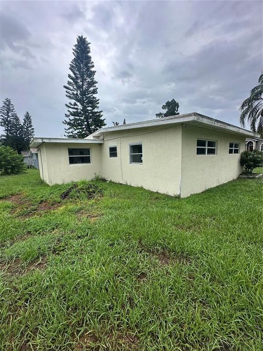 For Sale: $119,990 (3 beds, 1 baths, 864 Square Feet)