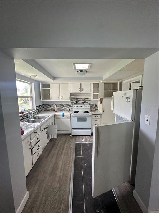 For Sale: $119,990 (3 beds, 1 baths, 864 Square Feet)