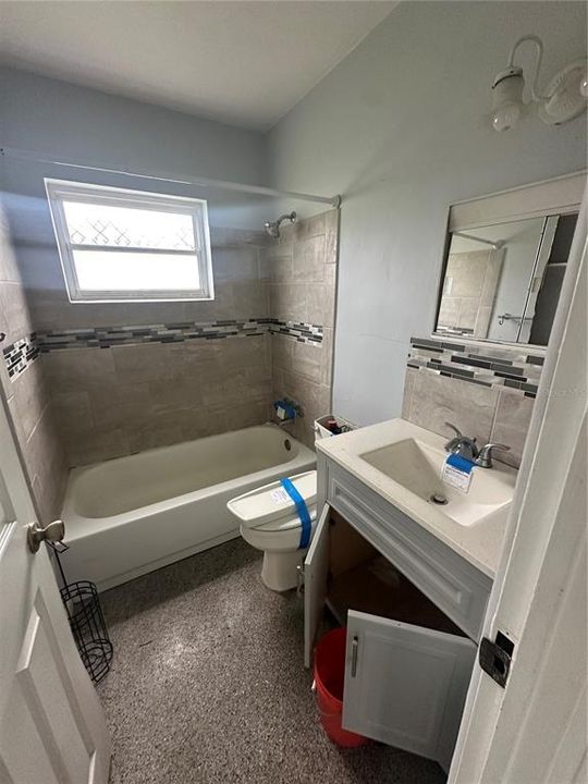 For Sale: $119,990 (3 beds, 1 baths, 864 Square Feet)