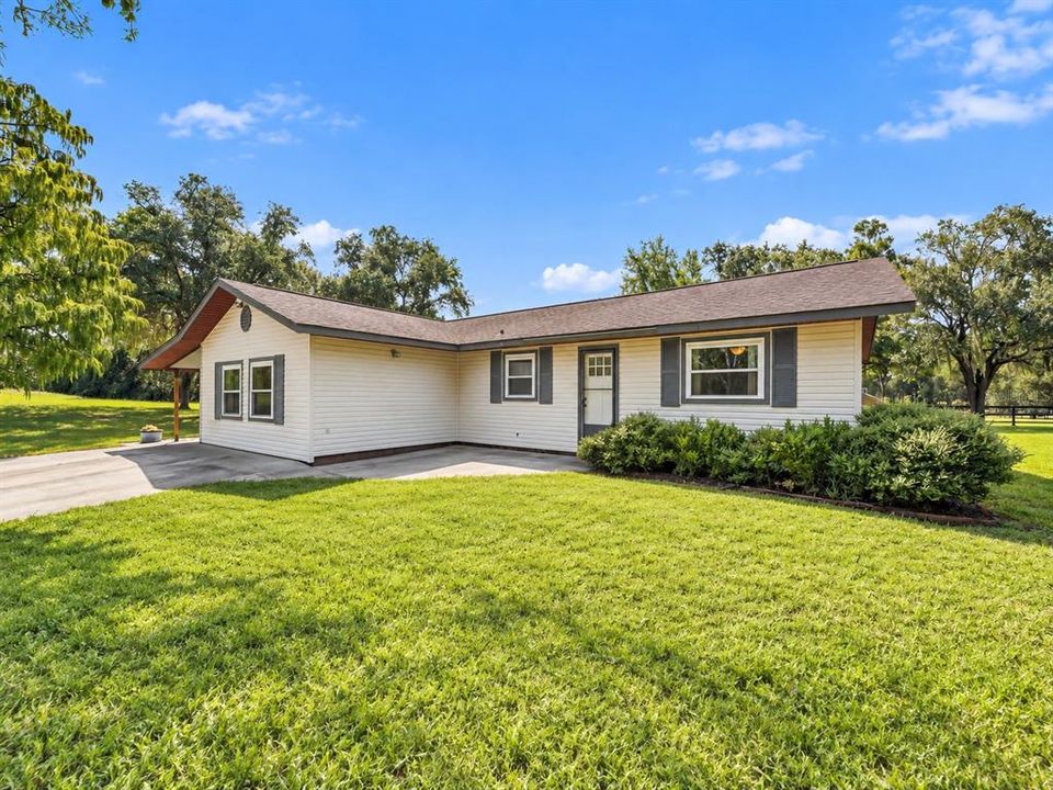 For Sale: $500,000 (3 beds, 2 baths, 1960 Square Feet)