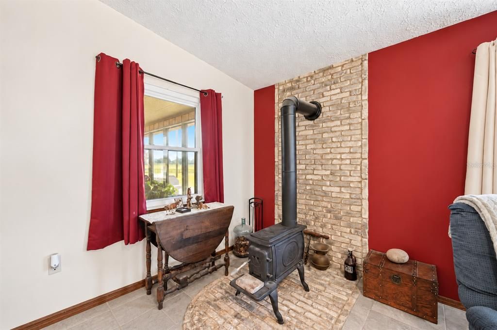 For Sale: $500,000 (3 beds, 2 baths, 1960 Square Feet)