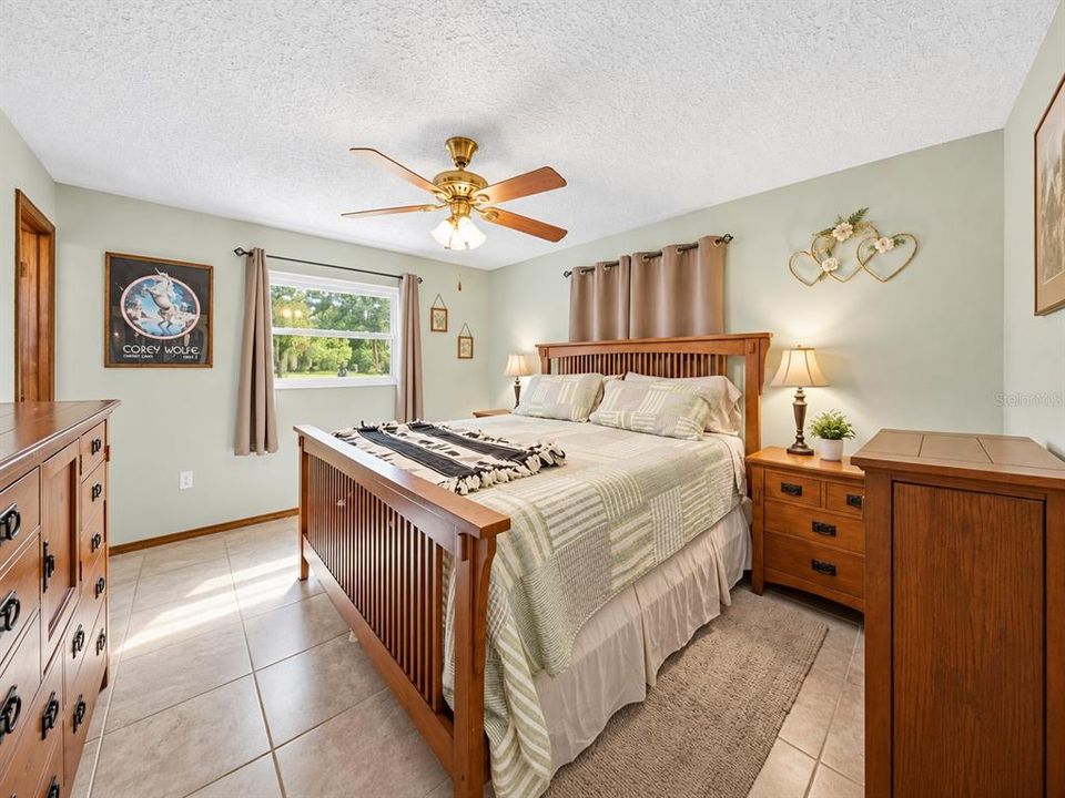 For Sale: $500,000 (3 beds, 2 baths, 1960 Square Feet)