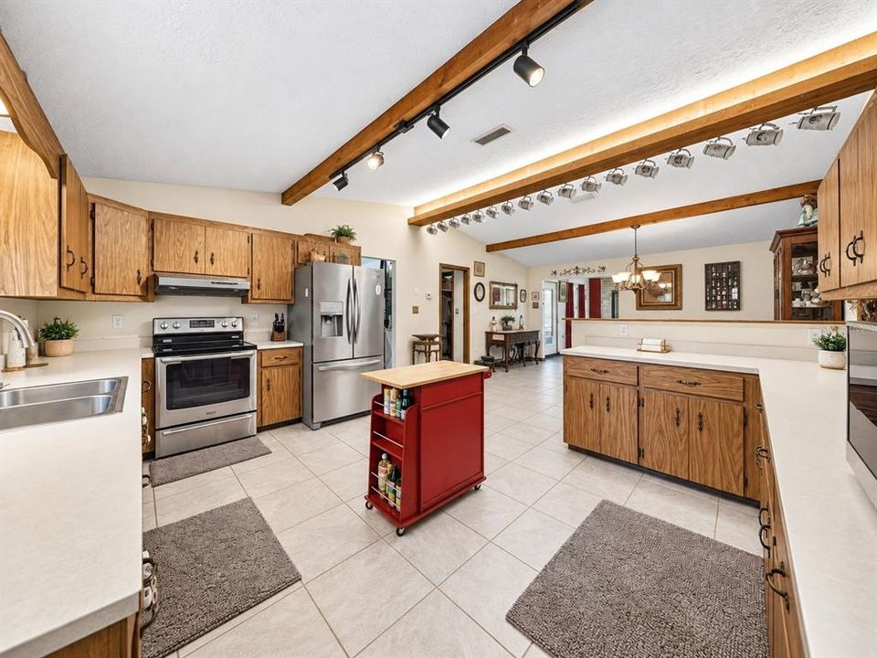 For Sale: $500,000 (3 beds, 2 baths, 1960 Square Feet)