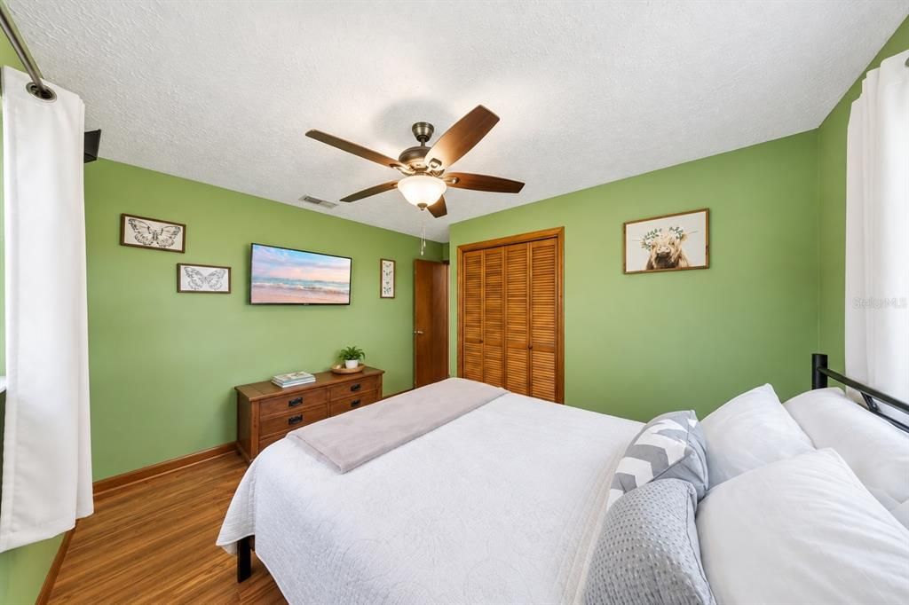 For Sale: $500,000 (3 beds, 2 baths, 1960 Square Feet)