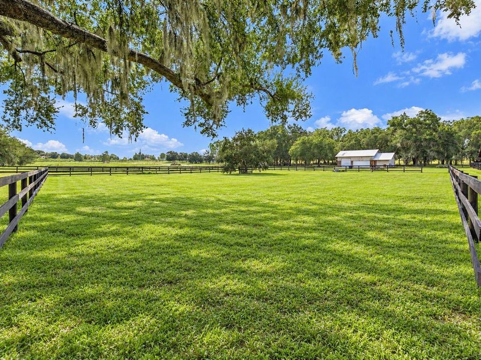 For Sale: $500,000 (3 beds, 2 baths, 1960 Square Feet)