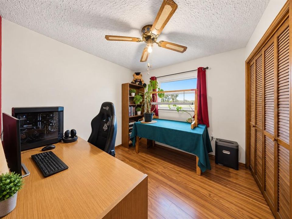 For Sale: $500,000 (3 beds, 2 baths, 1960 Square Feet)