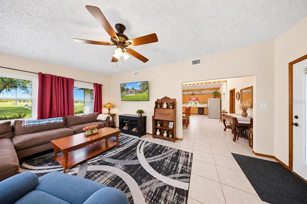 For Sale: $500,000 (3 beds, 2 baths, 1960 Square Feet)