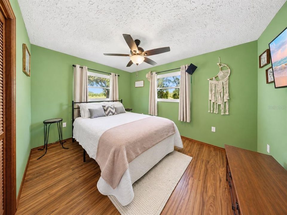 For Sale: $500,000 (3 beds, 2 baths, 1960 Square Feet)