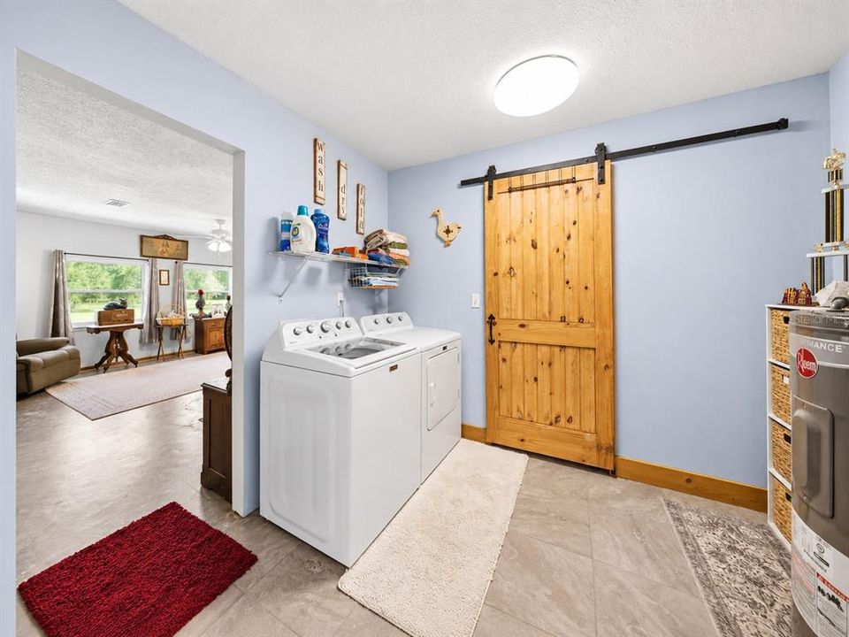 For Sale: $500,000 (3 beds, 2 baths, 1960 Square Feet)