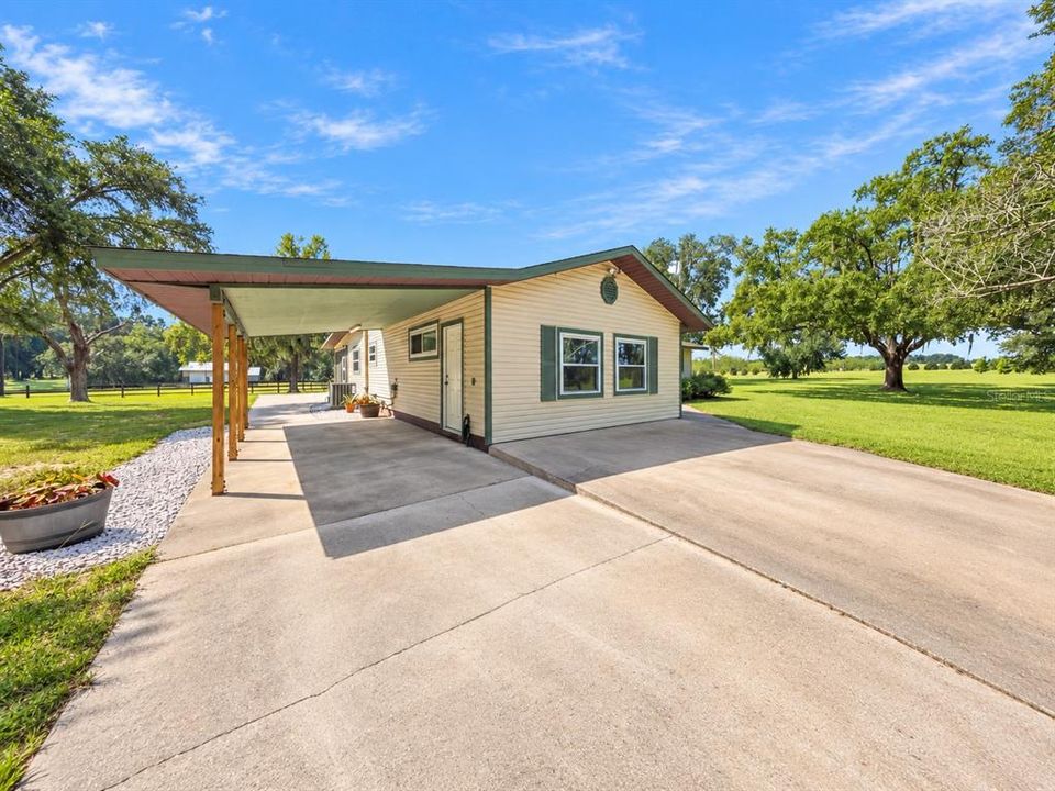 For Sale: $500,000 (3 beds, 2 baths, 1960 Square Feet)