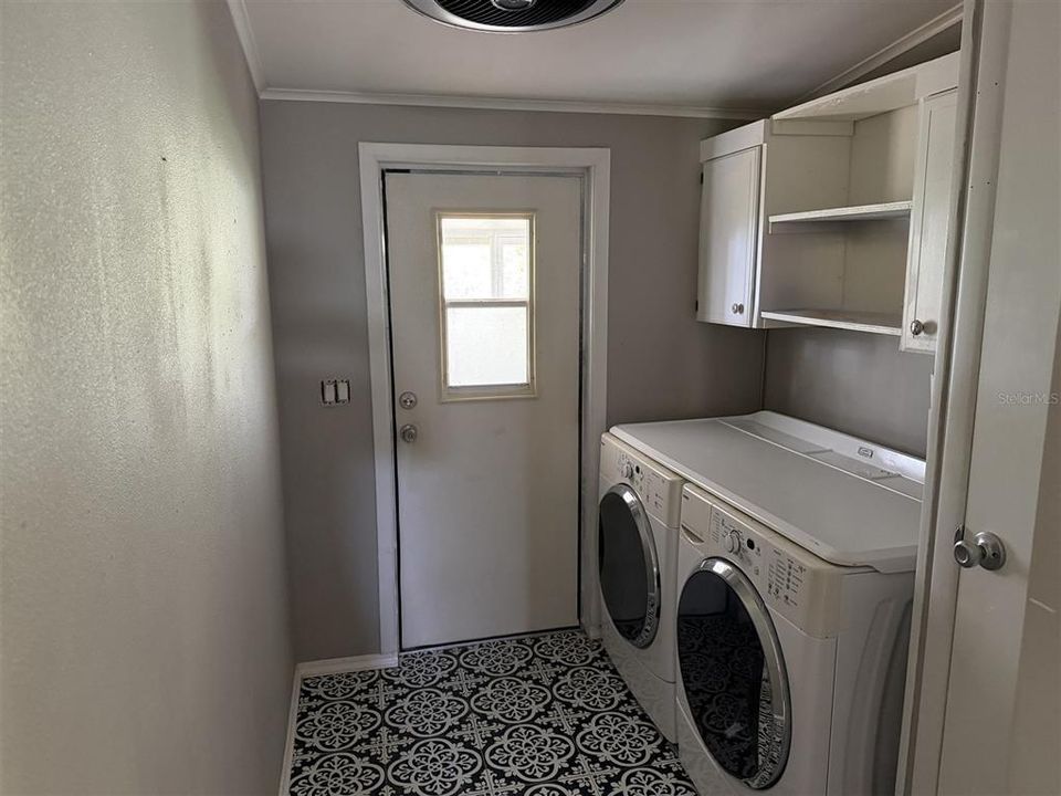 For Sale: $365,000 (3 beds, 2 baths, 1680 Square Feet)