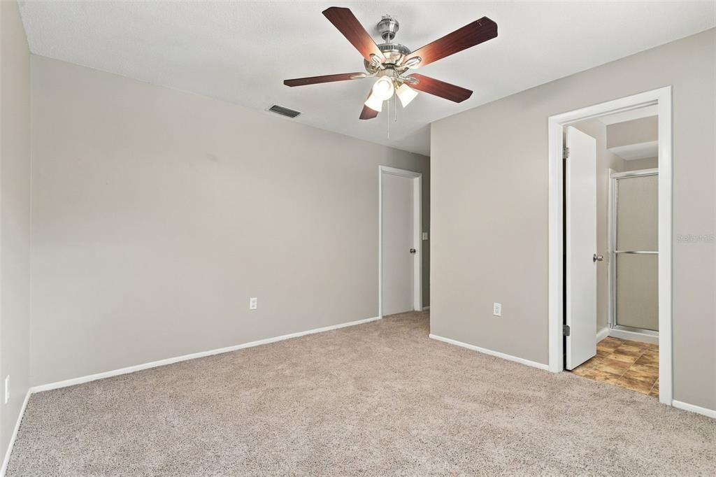 For Sale: $330,000 (4 beds, 2 baths, 1638 Square Feet)