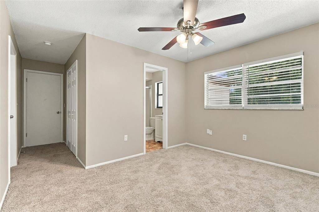For Sale: $330,000 (4 beds, 2 baths, 1638 Square Feet)