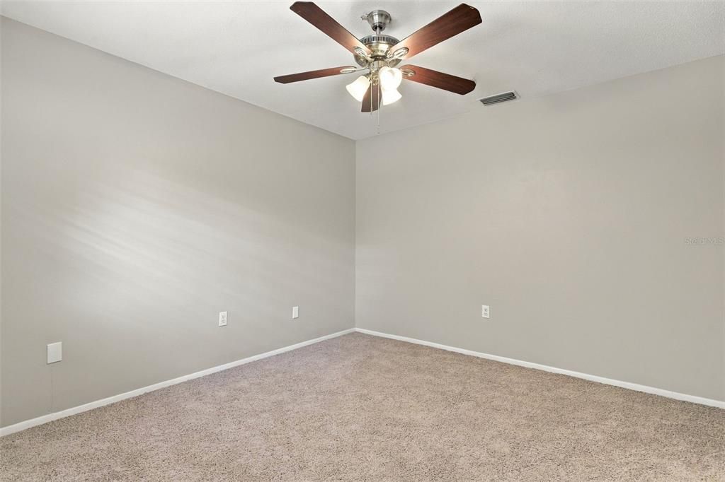 For Sale: $330,000 (4 beds, 2 baths, 1638 Square Feet)