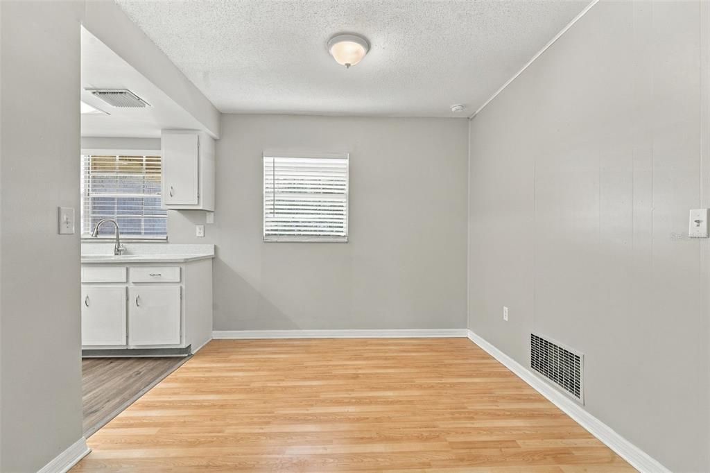 For Sale: $330,000 (4 beds, 2 baths, 1638 Square Feet)