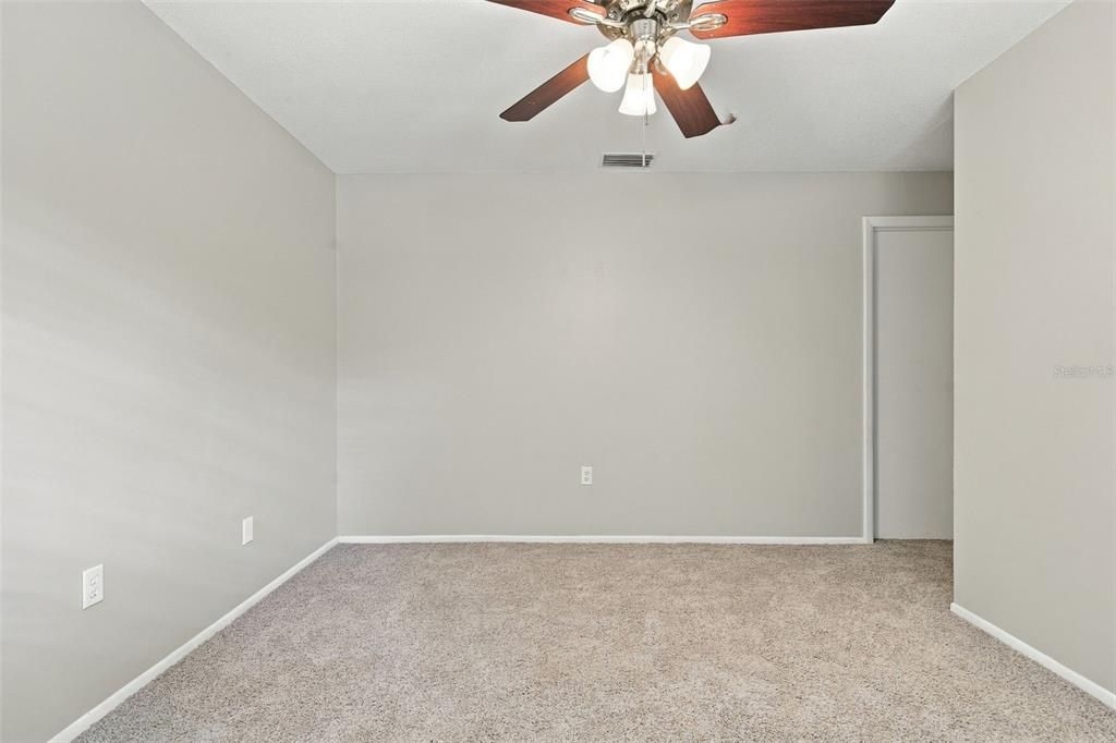 For Sale: $330,000 (4 beds, 2 baths, 1638 Square Feet)