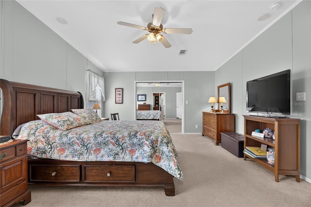 For Sale: $244,900 (2 beds, 2 baths, 1680 Square Feet)