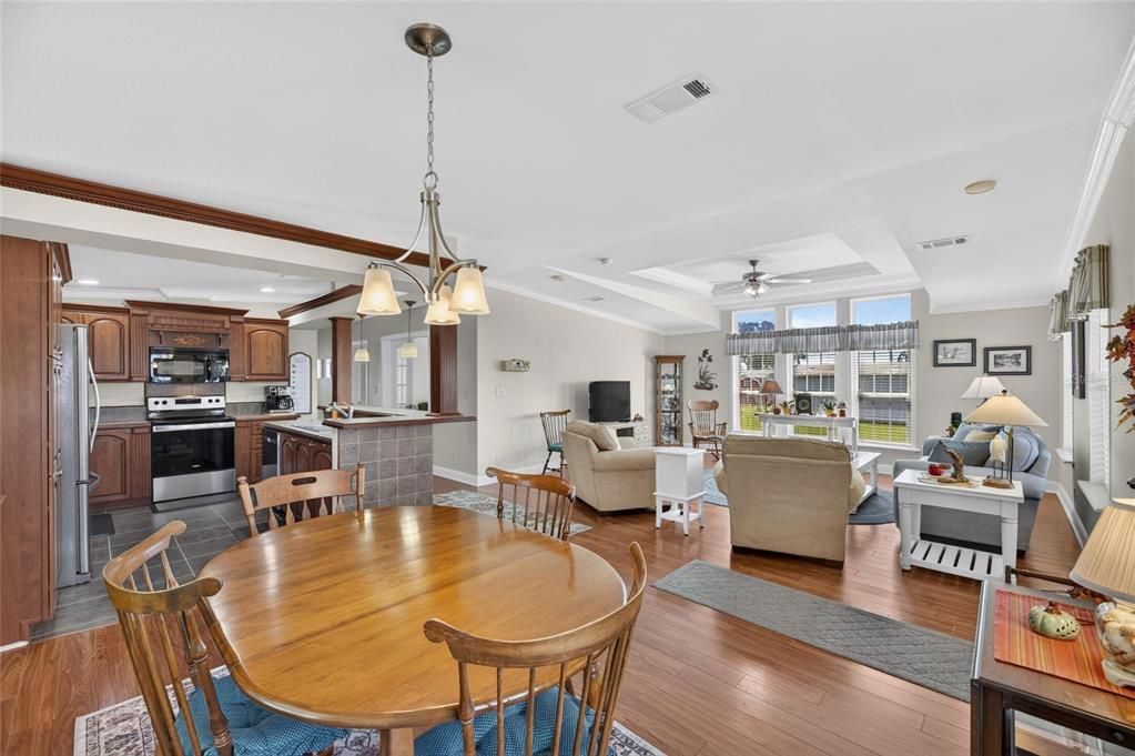 For Sale: $244,900 (2 beds, 2 baths, 1680 Square Feet)