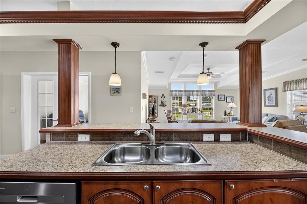 For Sale: $244,900 (2 beds, 2 baths, 1680 Square Feet)
