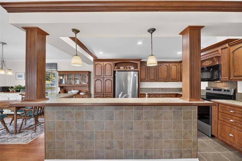 For Sale: $244,900 (2 beds, 2 baths, 1680 Square Feet)