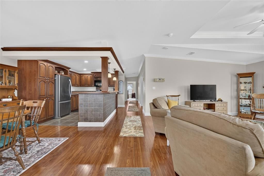For Sale: $244,900 (2 beds, 2 baths, 1680 Square Feet)