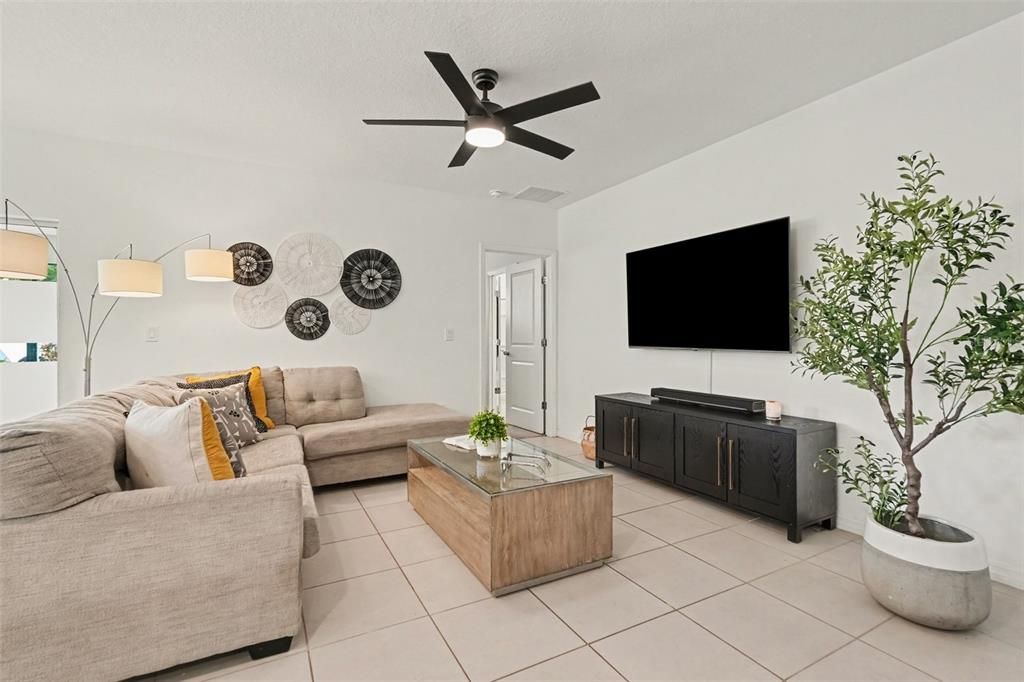 For Rent: $2,700 (4 beds, 2 baths, 1580 Square Feet)