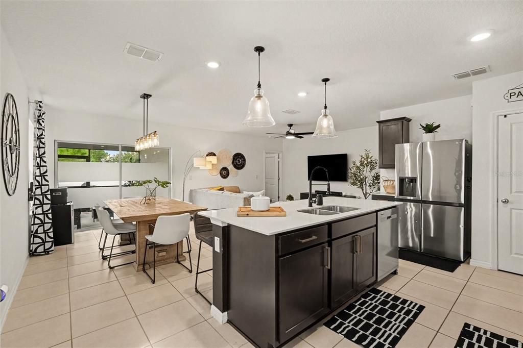 For Rent: $2,700 (4 beds, 2 baths, 1580 Square Feet)