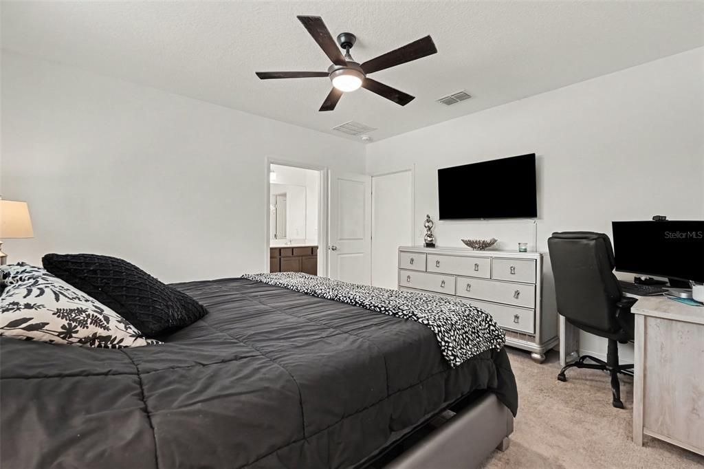 For Rent: $2,700 (4 beds, 2 baths, 1580 Square Feet)