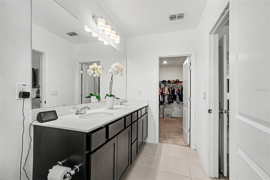 For Rent: $2,700 (4 beds, 2 baths, 1580 Square Feet)
